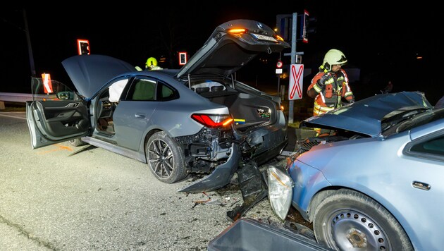 Durch den Verkehr musste der Lenker abbremsen, was von dem Pkw dahinter übersehen wurde. (Bild: Bernd Hofmeister)