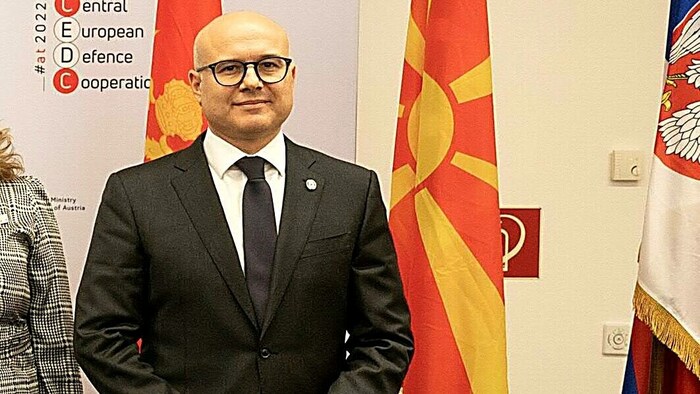 Verteidigungsminister Milos Vucevic