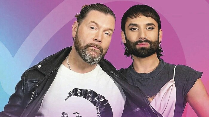 Conchita Wurst alias Tom Neuwirth (r.) moderiert mit Sänger Rea Garvey das deutsche „Ich will ...