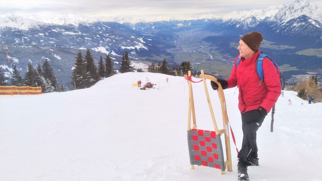 Grandiose freie Sicht vom Hecherhaus über das - beinahe grüne - Inntal hinauf nach Innsbruck. Im Vordergrund die Skipiste. (Bild: Peter Freiberger)