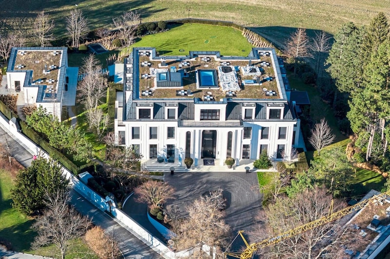 Auch das angebliche Innenleben der Benko-Villa in Igls sorgt für Schlagzeilen. (Bild: EXPA Pictures. Alle Rechte vorbehalten. // EXPA Pictures. All rigths reserved.)