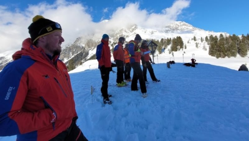 Gemeinsame Einsatzleitung der Bergrettungen Antholz und Defereggental. (Bild: Bergrettung Defereggental)