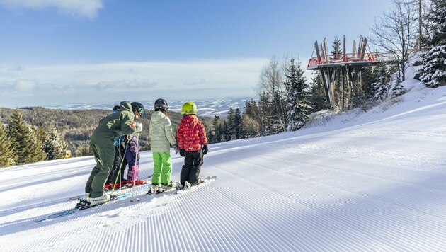 Auf noch viele Ski-Gäste in der heurigen Saison freut man sich auf der Erlebnisalm Mönichkirchen. (Bild: Martin Fueloep)
