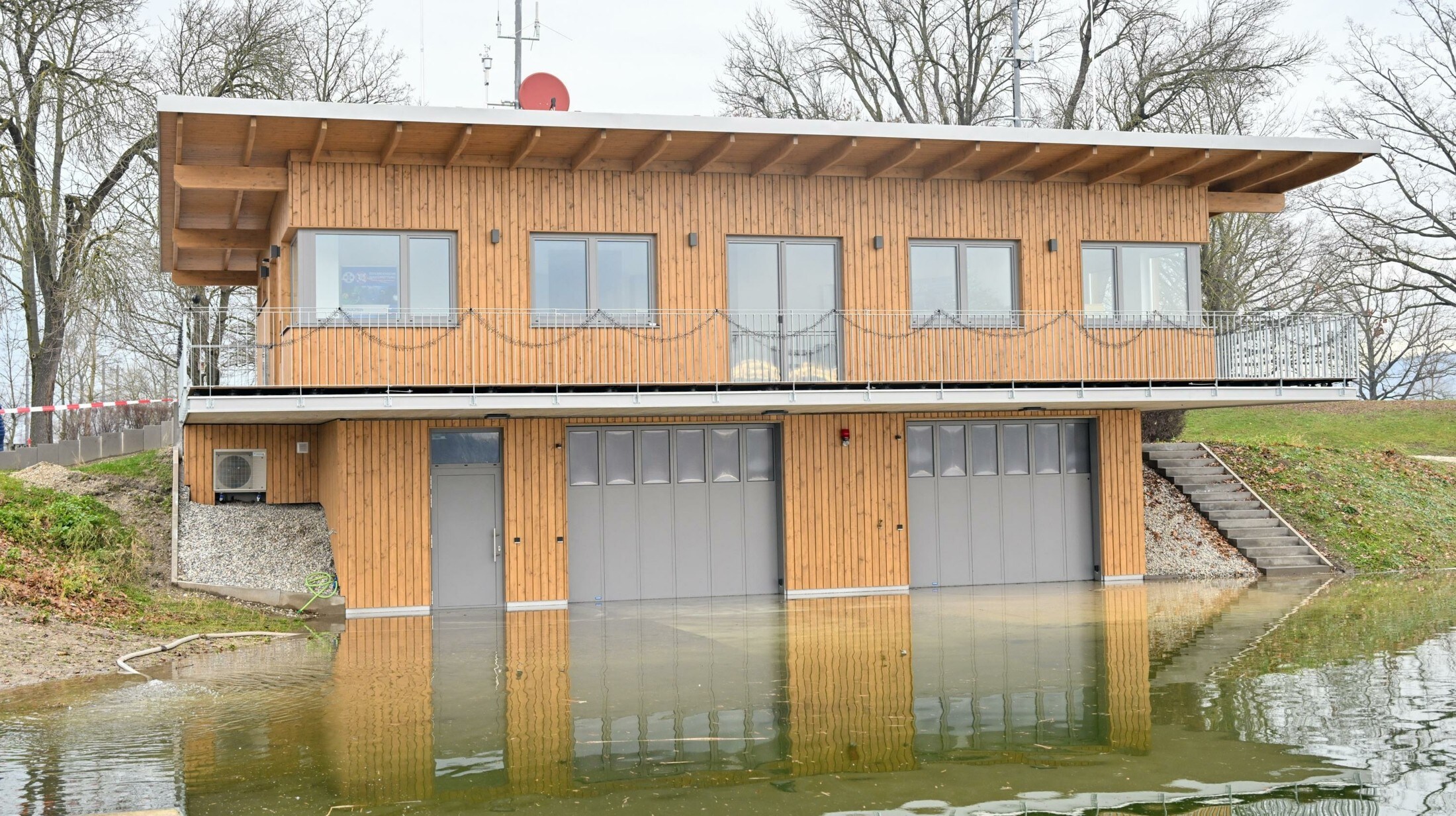 Gebäude unter Wasser - Doch kein „Pfusch-Bau“? Linz AG nimmt