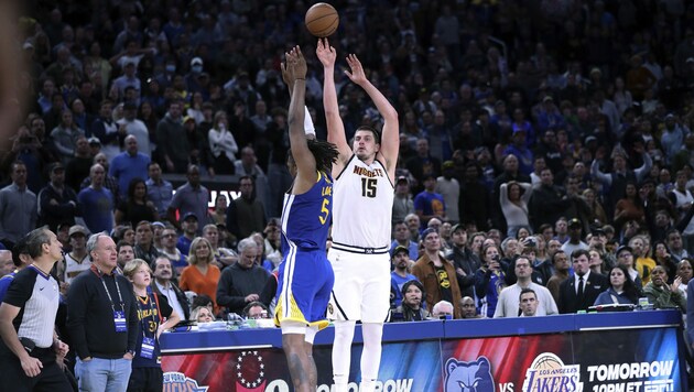 Nikola Jokic mit dem spielentscheidenden Wurf.