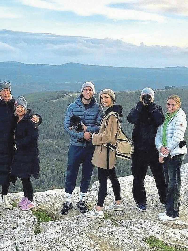 Längst kein Geheimnis aber auch viel zu selten gesehen: Lily Paul Roncalli und Dominic Thiem. (Bild: Instagram/domithiem)