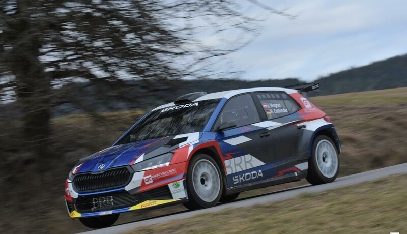 Julian Wagner hat im neuen Skoda erst wenige Kilometer absolviert, gilt aber auf Schnee als heißer Kandidat.  (Bild: Harald Illmer)