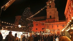 Bald geht es mit dem Christkindlmarkt rund um den Salzburger Dom wieder los. (Bild: ANDREAS TROESTER)