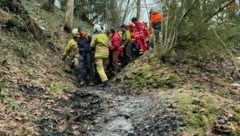 Die Unfallstelle an der Putzgrabenstraße in Schwarzach im Pongau (Bild: FF Schwarzach)