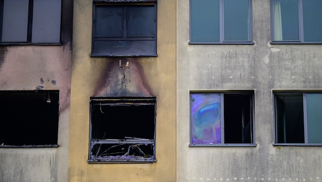 Uelzen'deki (Almanya) hastanede meydana gelen ölümcül yangın muhtemelen bir hasta tarafından başlatılmıştır. (Bild: APA/dpa/Philipp Schulze)