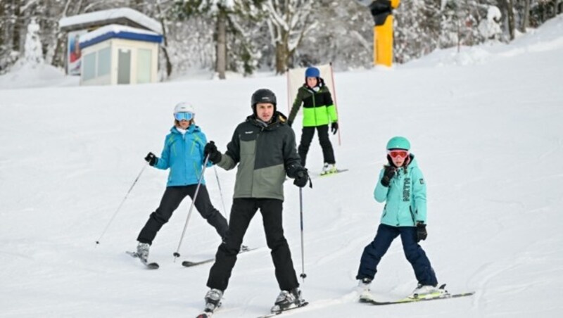 Das Skifahren bereitet Freude für Alt und Jung - diese darf man sich auch durch Staus auf der Rückreise nicht verderben lassen. (Bild: Dostal Harald)