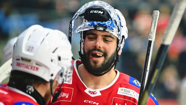 KAC-Verteidiger Steven Strong präsentiert seine Zahnlücken. (Bild: f. pessentheiner)