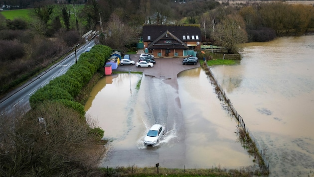 Starke Hochwasser in England : Mehr als 1000 Grundstücke sind bereits überflutet. (Bild: AFP)