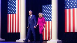 Joe Biden und Gattin Jill am 5. Jänner in Pennsylvania (Bild: AFP)