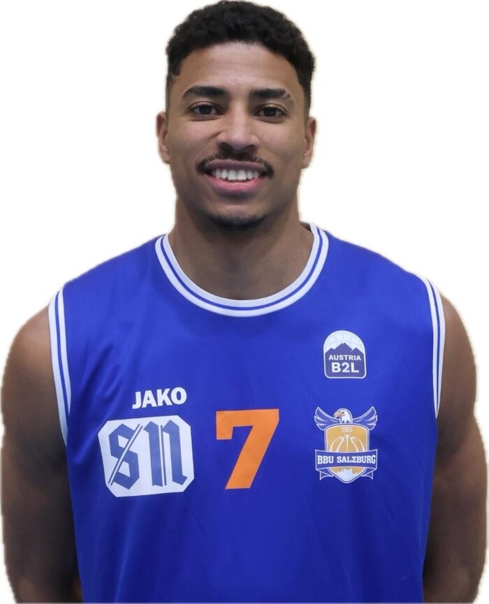 Der neue Mann, Francis Torreborre, präsentiert bereits stolz seine neue Wäsch‘.