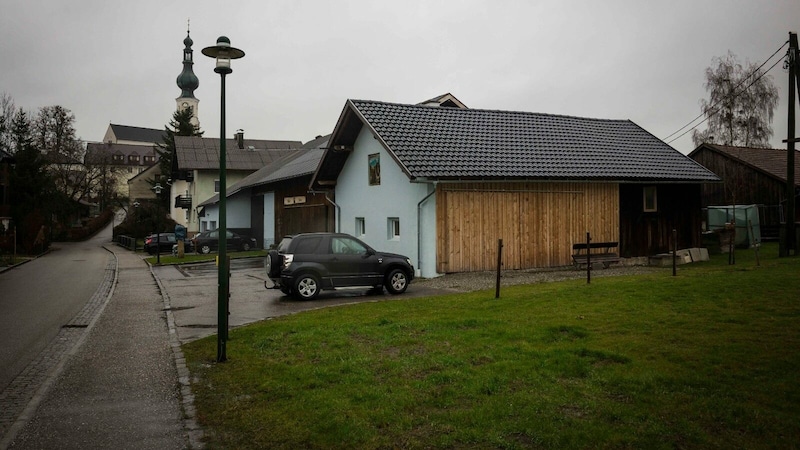 Hier in der Kneippstraße in Aspach passierte der CO-Unfall, bei dem eine 27-Jährige beinahe erstickt wäre. (Bild: Daniel Scharinger)