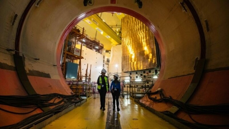 Der erste EPR-Reaktor in Flamanville soll nach Angaben des staatlichen französischen Energiekonzerns EDF Mitte 2024 in der Normandie zu Testzwecken ans Netz gehen. (Bild: AFP)