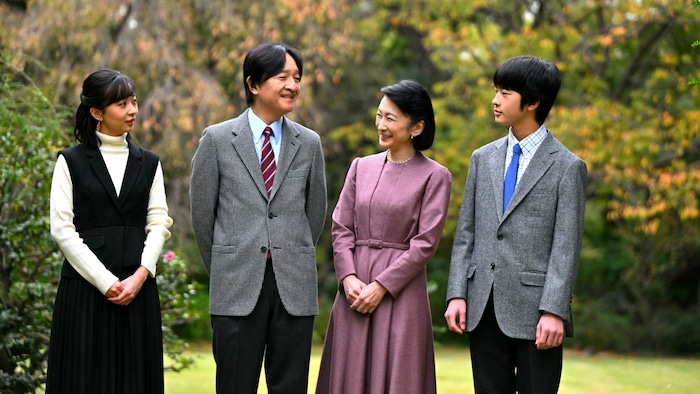 Kronprinzess Akishino, Kronprinzessin Kiko und ihre beiden jügsten Kinder Prinzessin Kako und ...