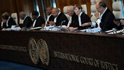 Richterinnen und Richter des Internationalen Gerichtshofs (Bild: AP)