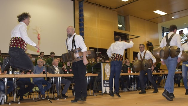 Gänsehaut bei den Fasnachtlern: das erste „Gangle“ der Roller und Scheller.
