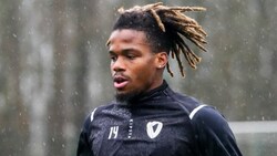 Dapo Mebude kämpft um sein Leben. (Bild: X/Everything Scotland)