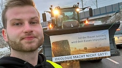 Gabriel Spettel bei den Protesten in Deutschland: „Ist der Bauer ruiniert, wird dein Essen importiert.“ (Bild: Gabriel Spettel)