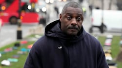 Schauspieler Idris Elba setzt sich mit einer neuen Kampagne gegen Messergewalt in Großbritannien ein. (Bild: AP Photo/Frank Augstein)