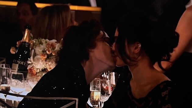 Timothée und Kylie küssten sich bei den Golden Globes. (Bild: https://twitter.com/etnow)