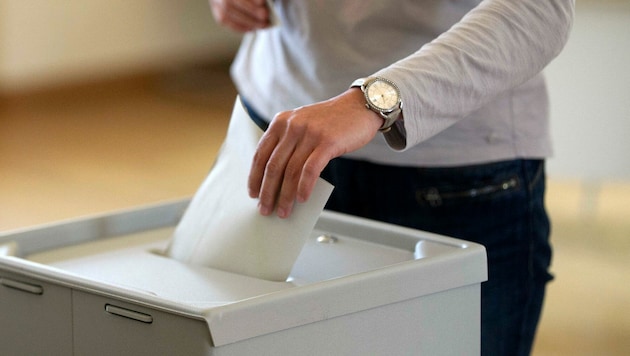 Arbeiterkammer, EU und Nationalrat: Drei Mal werden die Oberösterreich in diesem Jahr zu den Wahlurnen gebeten. (Bild: EXPA Pictures)