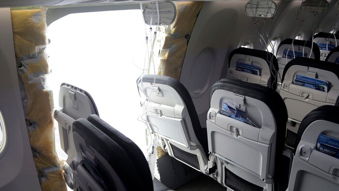 Le 5 janvier, une partie du fuselage d'un Boeing 737 MAX 9 quasiment neuf d'Alaska Airlines, avec plus de 170 personnes à bord, s'était détachée peu après le décollage en phase de montée. 