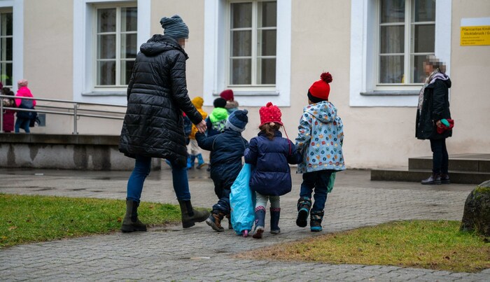 chon bisher war es möglich, dass Zusatzkräfte die Gruppenführung in Kindergärten übernehmen. Diese Ausnahmeregelung soll durch die neue Verordnung deutlich erleichtert werden.