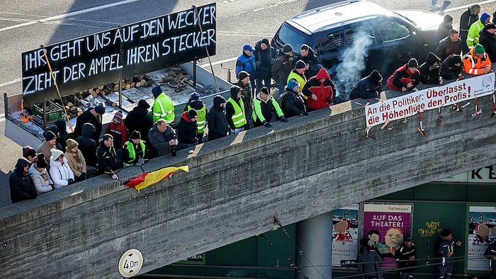 Demo-Teilnehmer in Halle an der Saale (Sachsen-Anhalt)