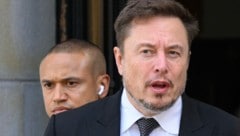 Nach der Übernahme des Kurznachrichtendienstes Twitter taufte Tech-Milliardär Elon Musk den Dienst in X um. (Bild: APA/AFP/Mandel NGAN)