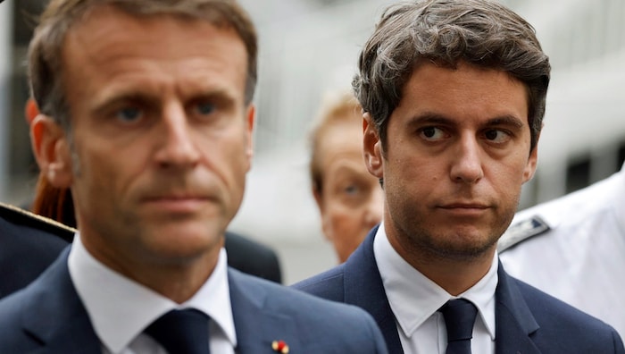 Nicht nur bei Outfit und Frisur auf einer Wellenlänge: Präsident Macron und sein neuer Premier Attal