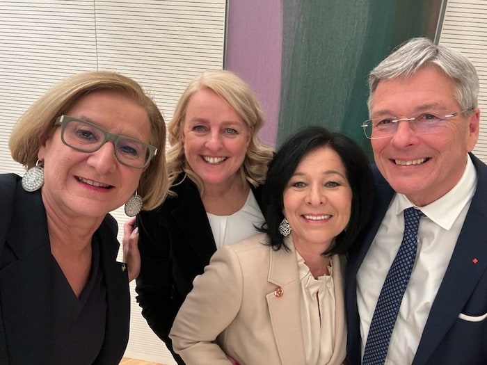 Schnappschuss nach der Pressekonferenz
