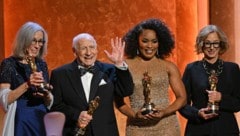 Carol Littleton, Mel Brooks, Angela Bassett und Michelle Satter (Bild: APA/AFP/Robyn BECK)