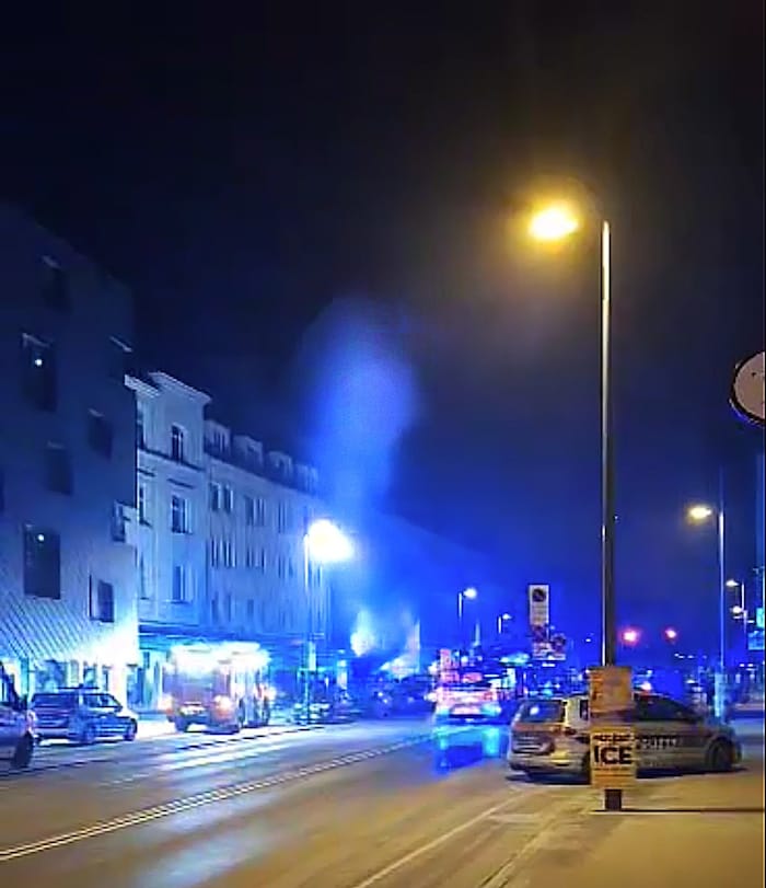 Ein Leserreporter fing die dramatischen Szenen in der Floridsdorfer Hauptstraße ein.