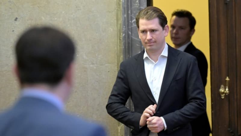 Ex-Kanzler Kurz will mit seiner Strategie einen Freispruch wegen Aussagenotstand erreichen. (Bild: APA/ROLAND SCHLAGER)