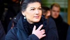 Sahra Wagenknecht eckt mit ihren Ansichten immer wieder an. (Bild: EPA)