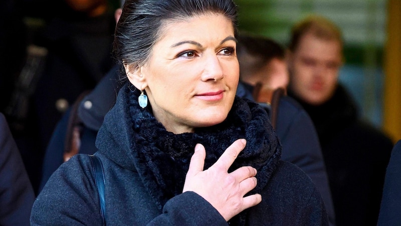 Sahra Wagenknecht nimmt CDU-Chef Friedrich Merz indirekt in Schutz. (Bild: EPA)