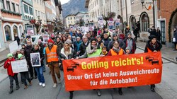Am 5. Jänner gingen die Gollinger auf die Straße um gegen den Stau zu demonstrieren. (Bild: Tschepp Markus)