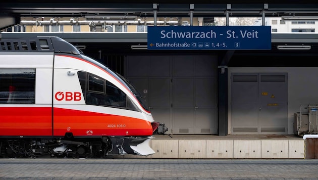 Neue, höhere Bahnsteigkanten sorgen für barrierefreien Zustieg in Züge. (Bild: ÖBB/Marktl Photography)