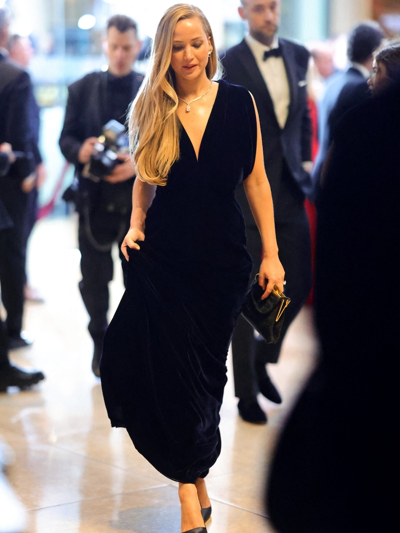 Jennifer Lawrence bei der 81. Golden-Globe-Verleihung (Bild: APA/Getty Images via AFP/GETTY IMAGES/Matt Winkelmeyer)