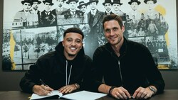 Der Vertrag ist unterschrieben (Bild: Borussia Dortmund)