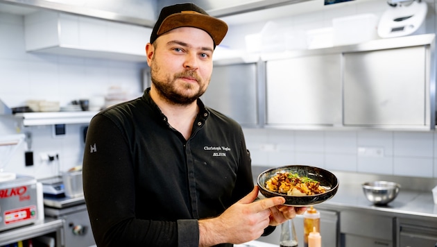 Award-winning chef Christoph Vogler serves up dumplings (Bild: Imre Antal)