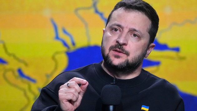 Ukraine-Präsident Wolodymyr Selenskyj muss um sein Leben fürchten (Bild: Associated Press)