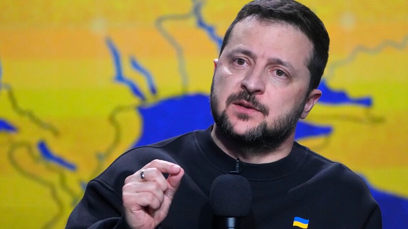 Ukrainian President Volodymyr Zelenskyi demanded: "Every effort must be made to ensure that violence does not become the norm in any country, in any form or sphere." (Bild: ASSOCIATED PRESS)