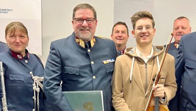 Bei Faymanns offizieller Bestellung am Donnerstag saß sein Sohn Samuel im Emsemble der Justizwachmusik. (Bild: Karl Grammer)