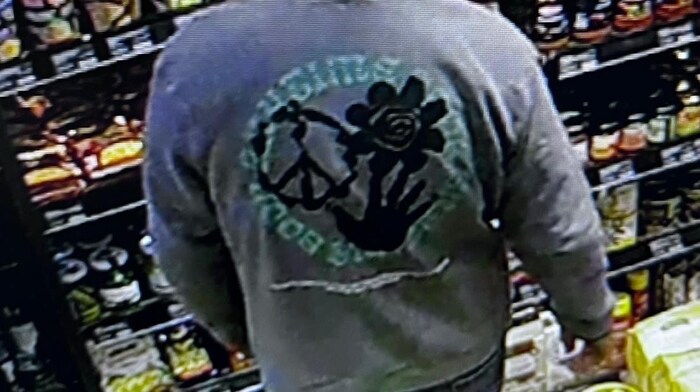 Auf der Überwachungskamera war der Täter zu sehen.