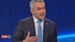 Regierungschef Karl Nehammer (ÖVP) in der „ZiB 2“ (Bild: ORF)